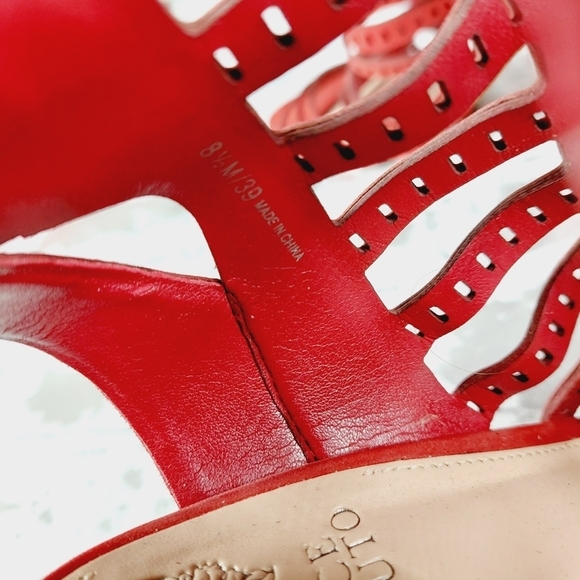 Vince Camuto Women's Red Cage Strap Back Zip Kandace Heels Shoes V315 - Picture 10 of 11